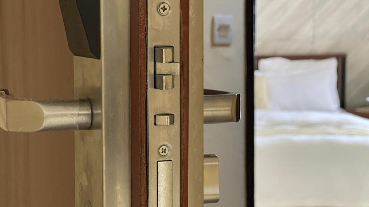 Hotel Les Polygones Криби Экстерьер фото